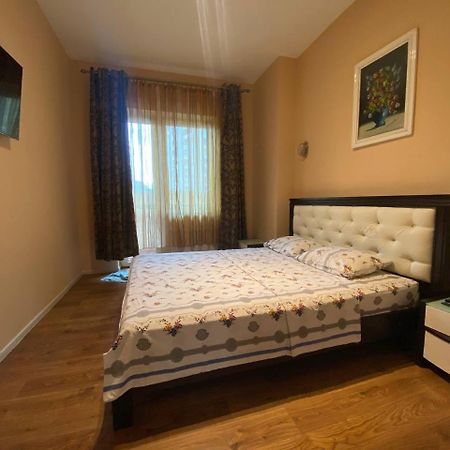 Apartment On Dragomirova Киев Экстерьер фото