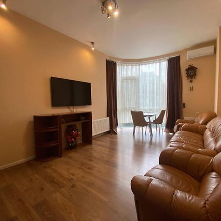Apartment On Dragomirova Киев Экстерьер фото