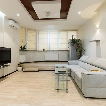 Apartment On Dragomirova Киев Экстерьер фото