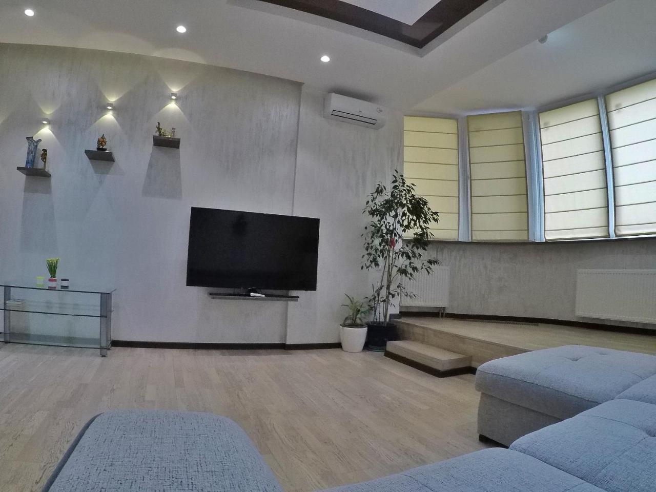 Apartment On Dragomirova Киев Экстерьер фото